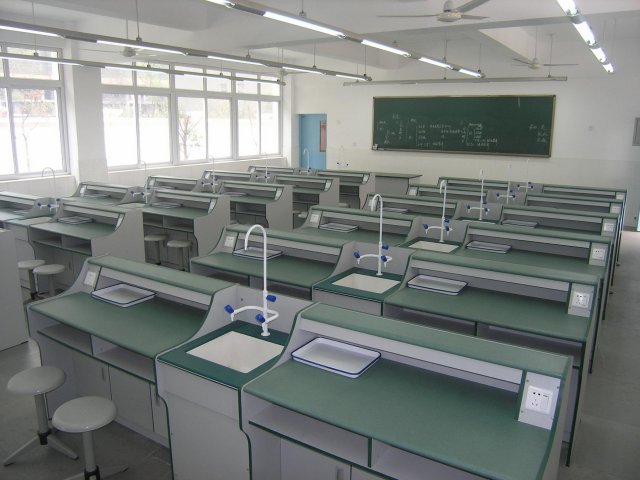 实验室清洁与维护